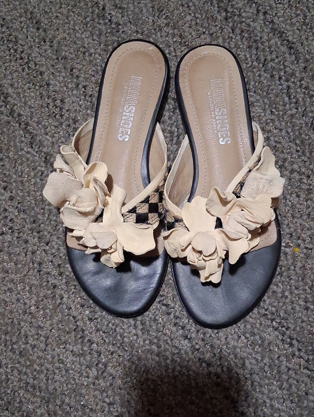 Mara Shoes Black Slide Sandals with Cream Floral Trim